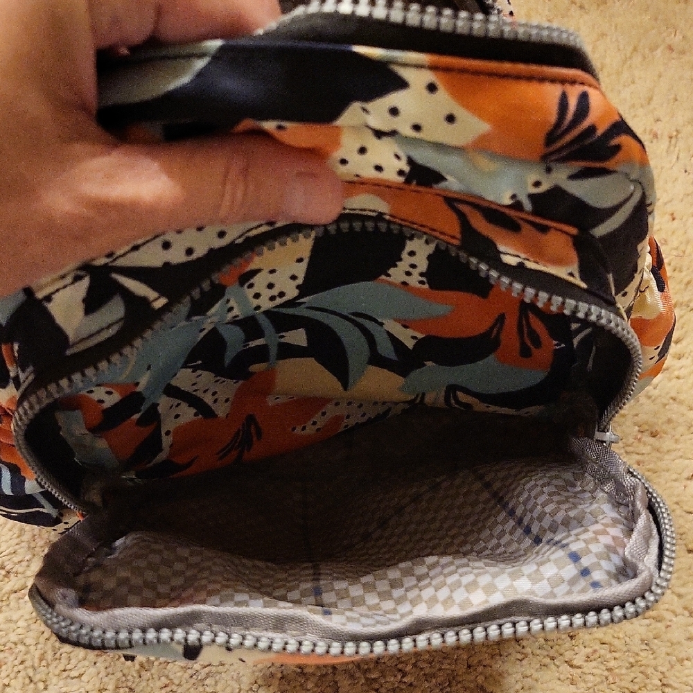 Floral Patterned Backpack - Picture 9 of 12